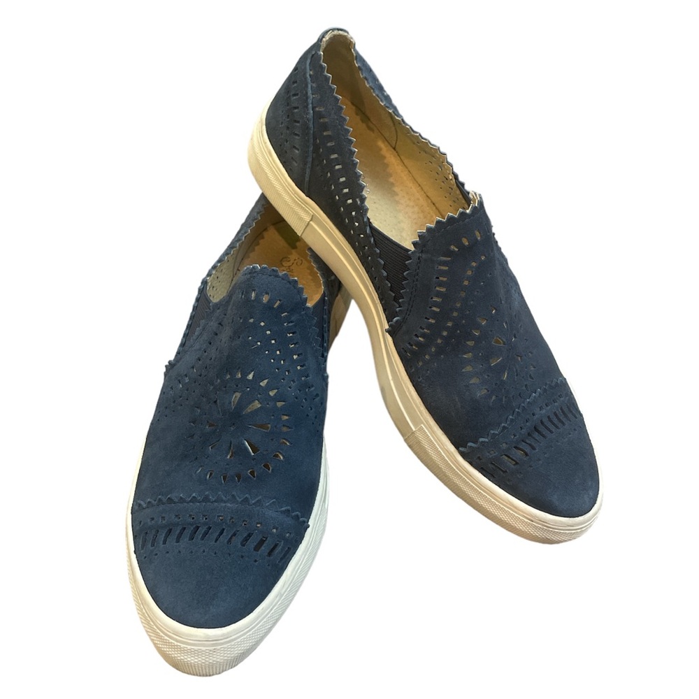 Seychelles Navy Suede Slip On Shoes Laser Cut Perforated Boho Size 9